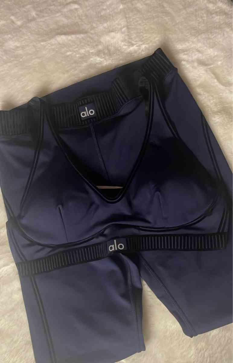 Color Crush Alo Yoga Set