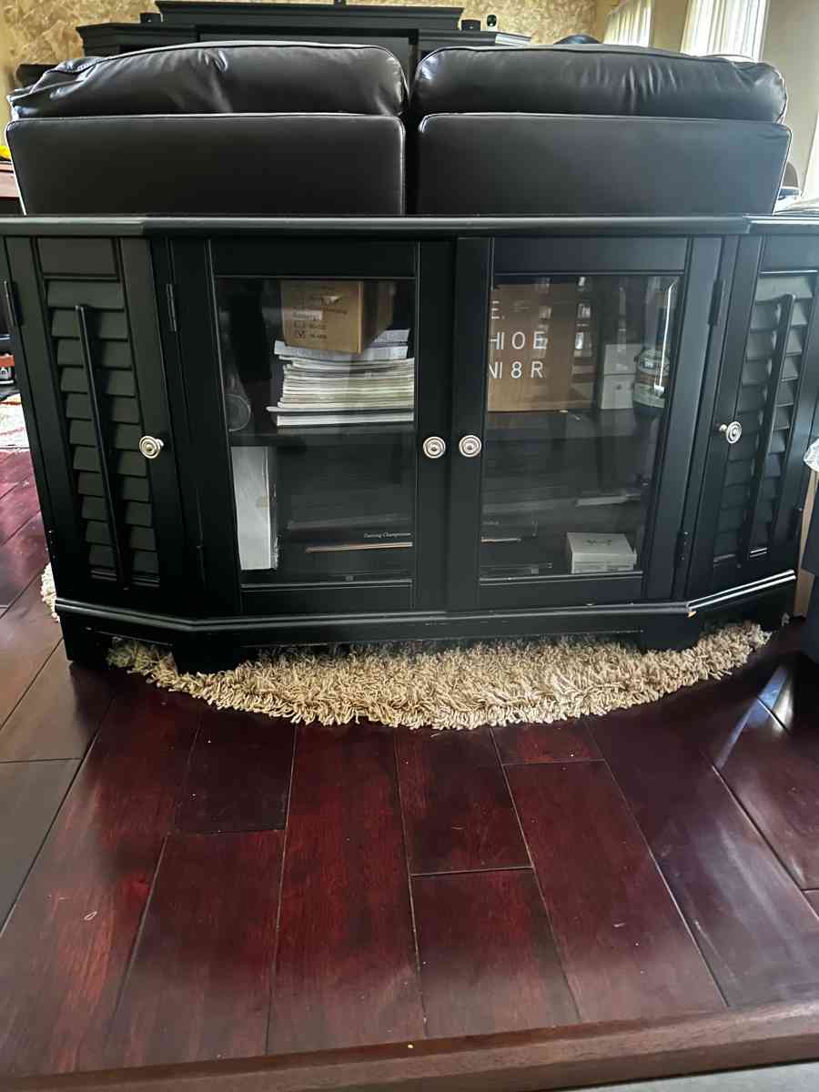 Entertainment center