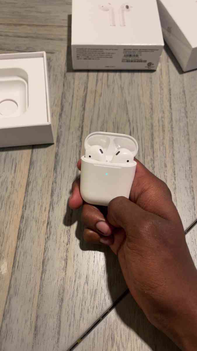 APPLE AIRPODS 2ND GENERATION