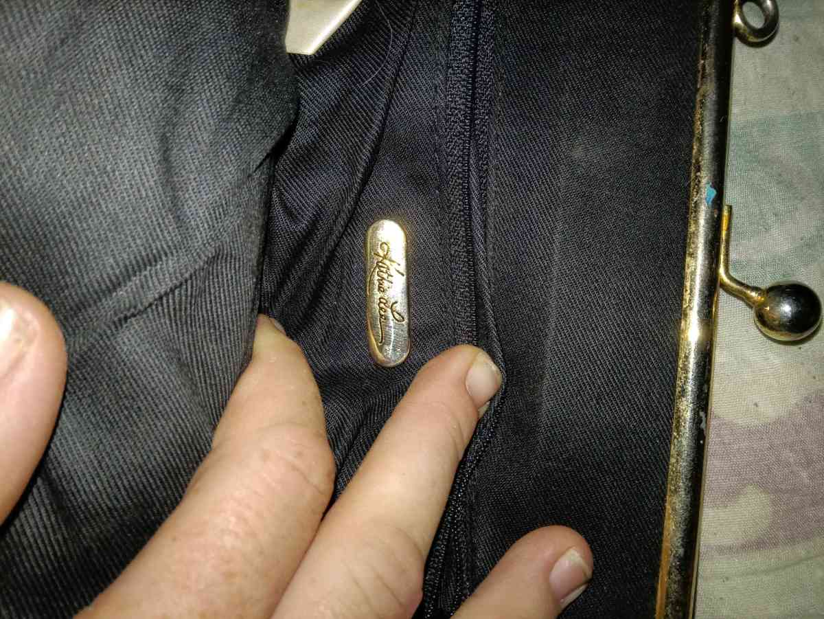 vintage Kathy Lee collection clutch bag
