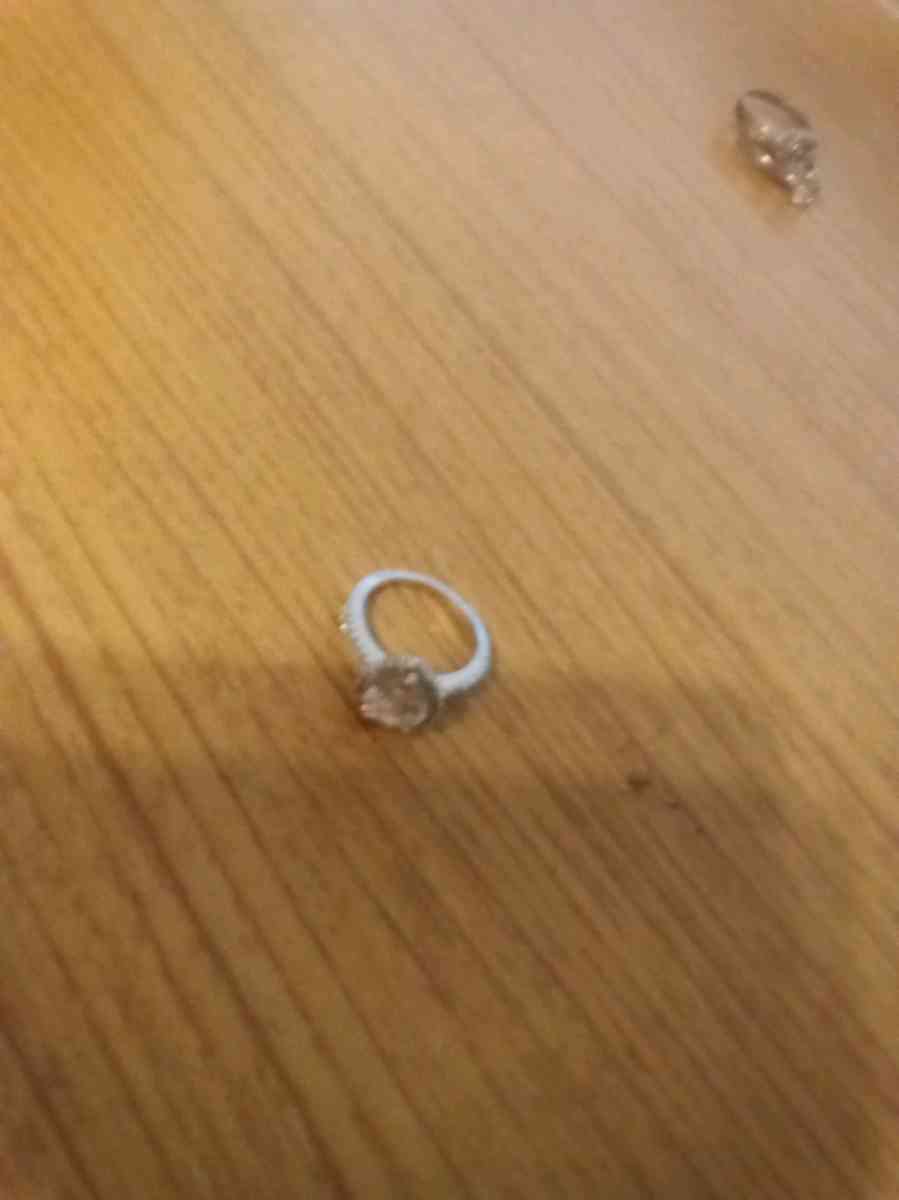 size 8 engagement ring anniversary diamond ring