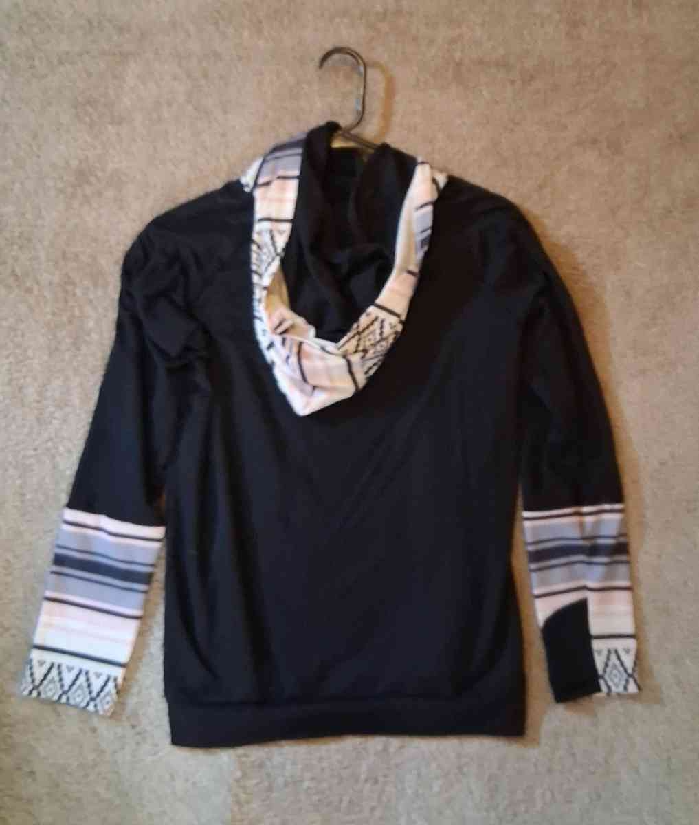 AZTEC BLACK DOUBLE HOODED HOODIE WOMENS SMALL