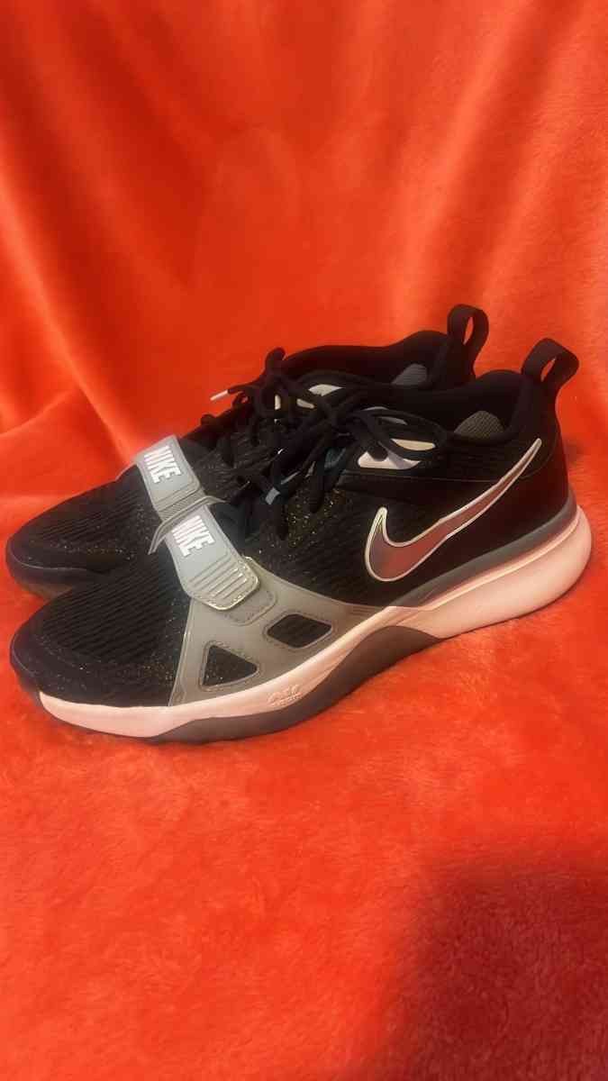 Size 11  Nike Air Zoom Diamond Elite Turf Black Iridescent