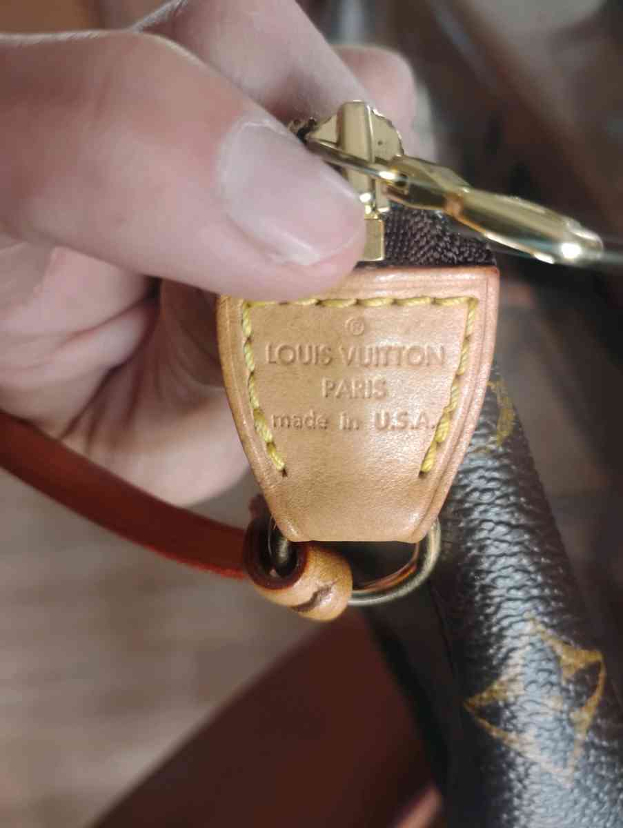 Louis Vuitton womens shoulder bag