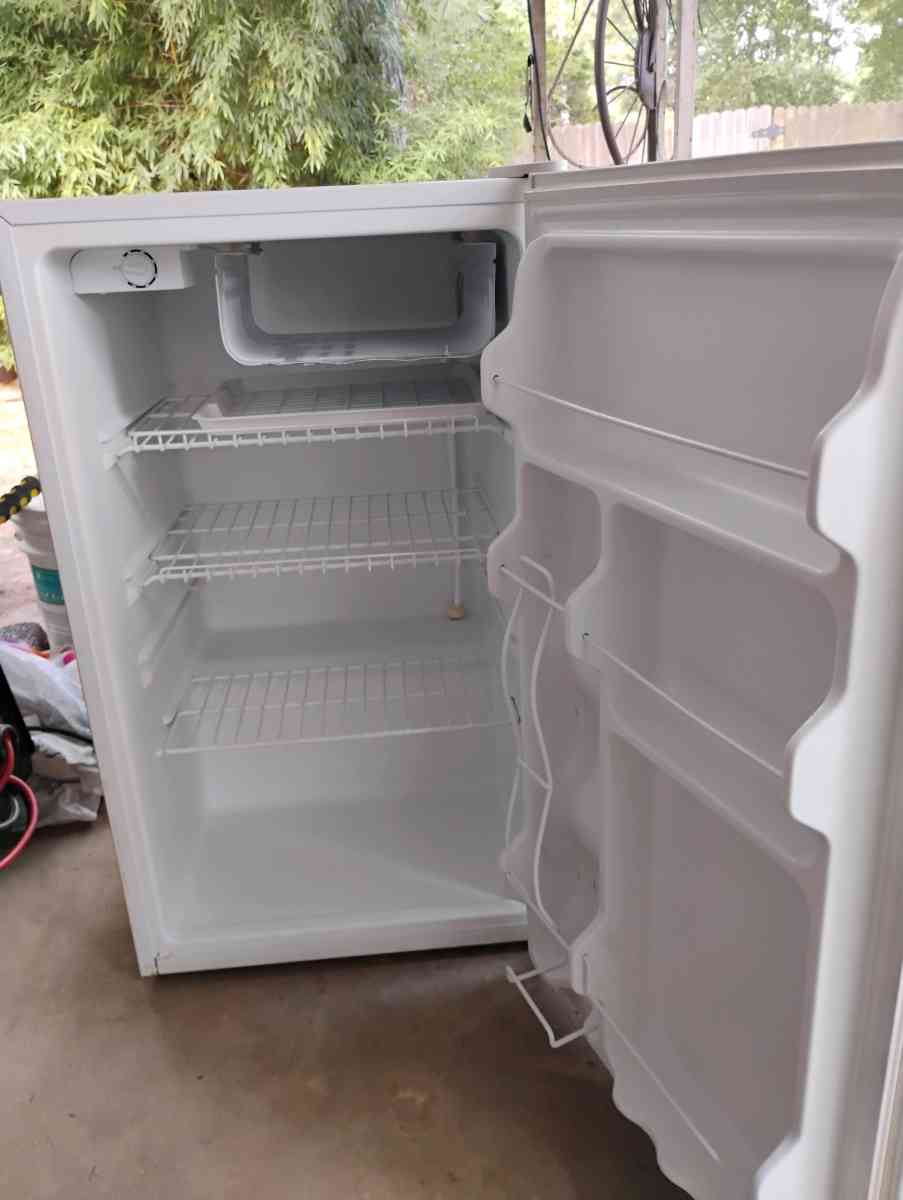 keystone due mini fridge