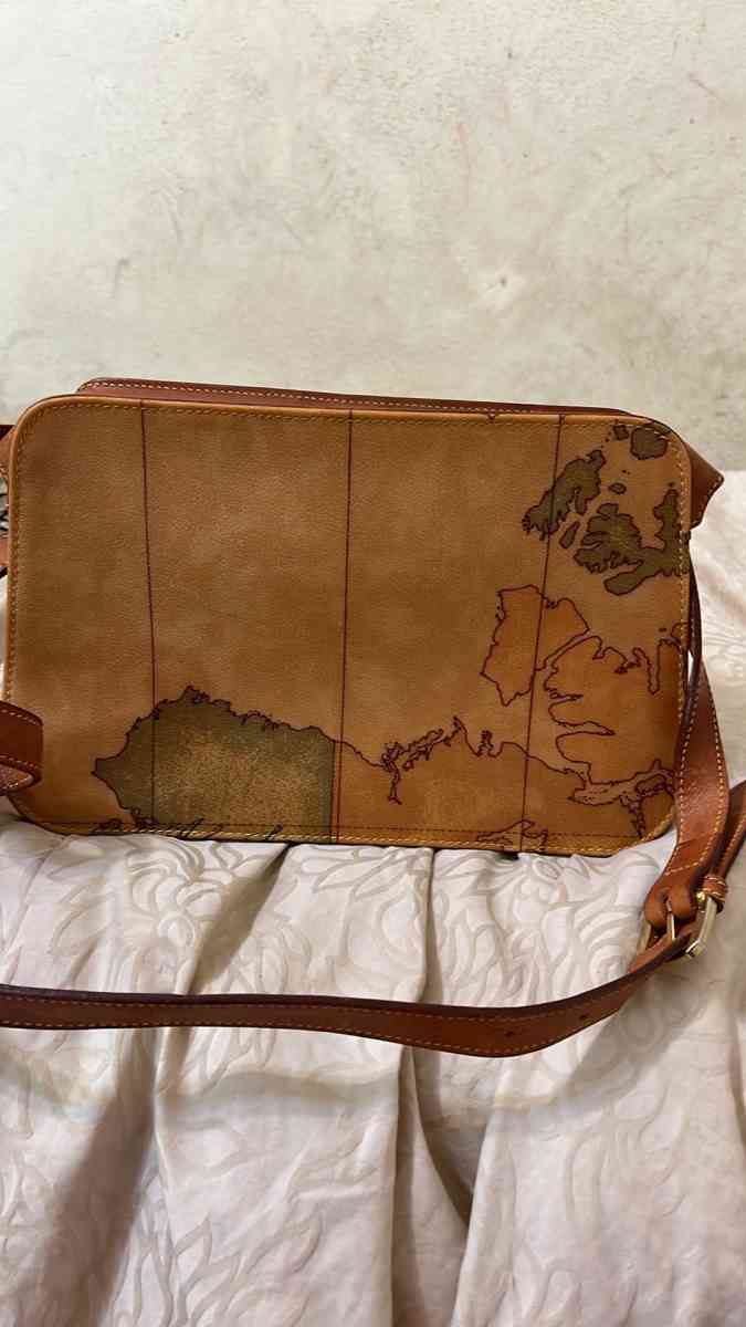 IYLASSE ALVIERO MARTINI Leather Handbag