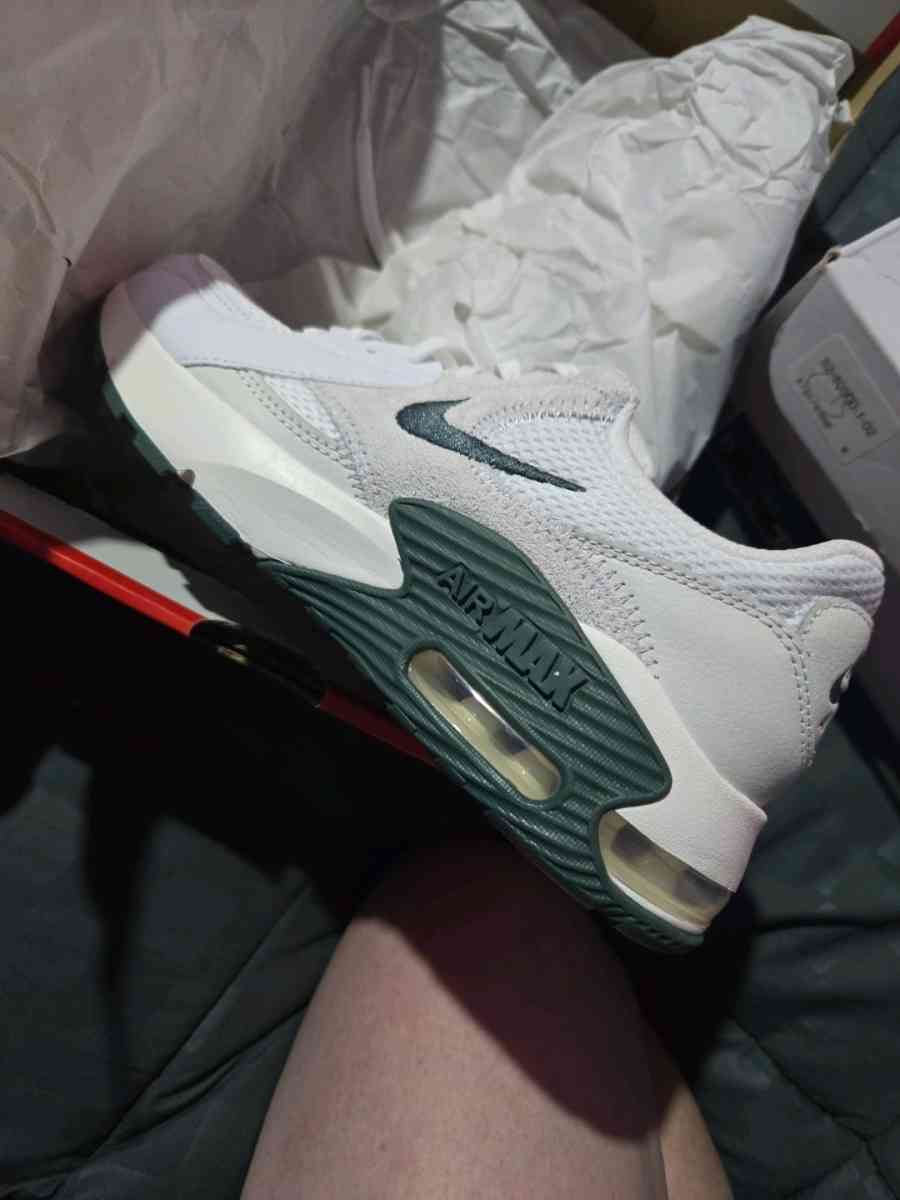 brand new womens nike