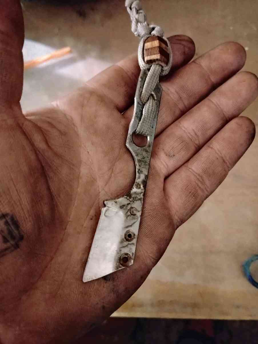 handcrafted custom made fixed blade utility knife