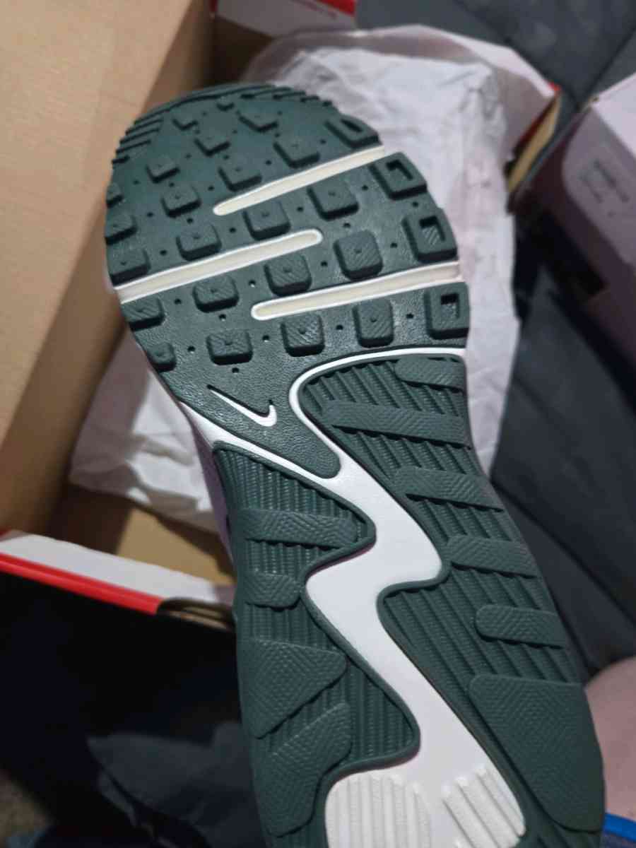 brand new womens nike