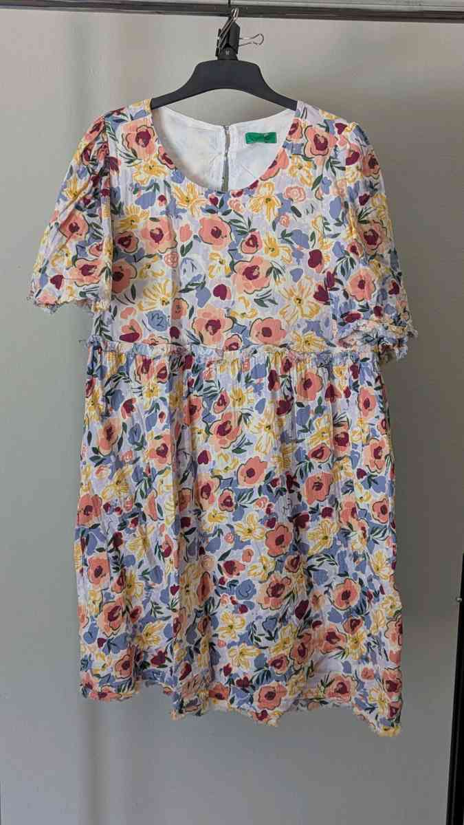 LG floral short sleeve dress