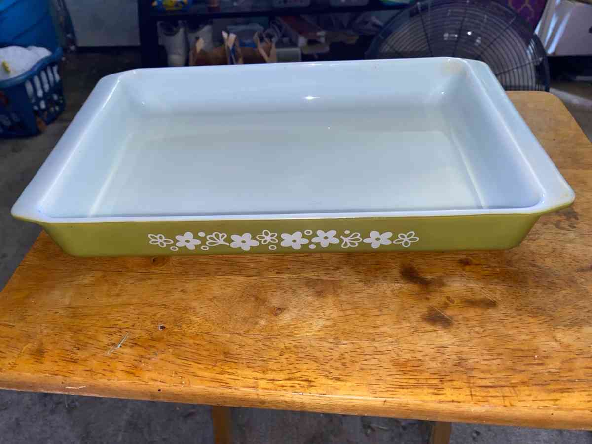 spring blossom lagana Pyrex pan