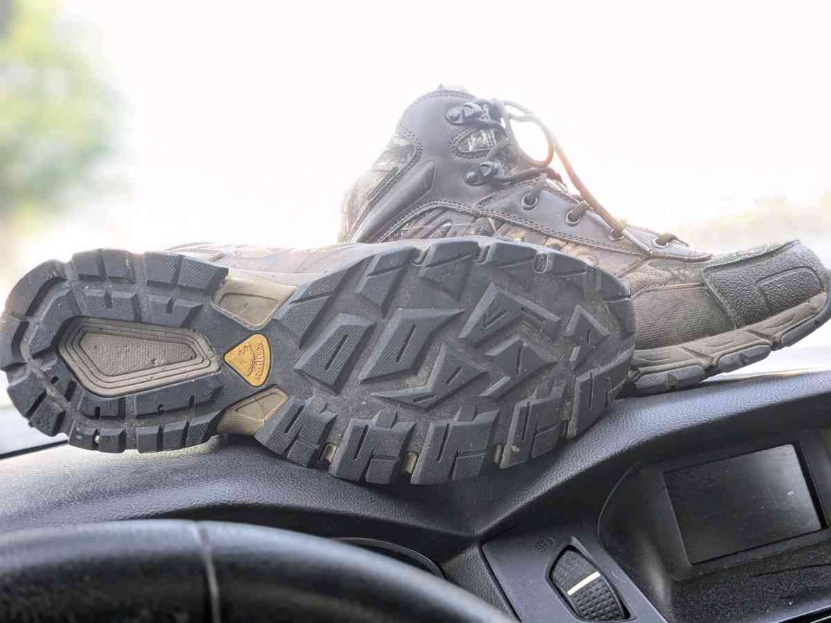 hiking bootsmens size 8