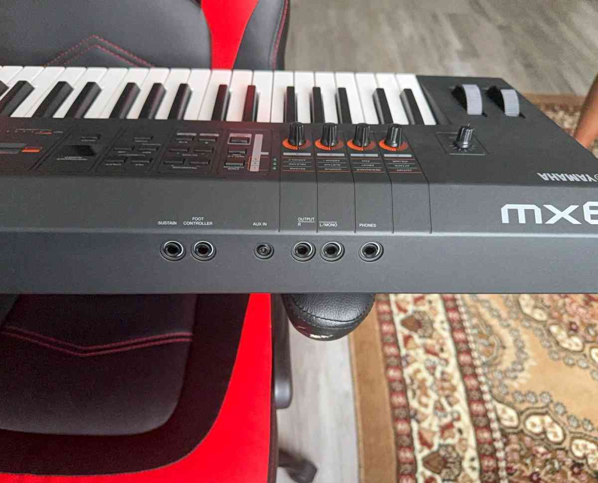 Yamaha mx61 with a bag