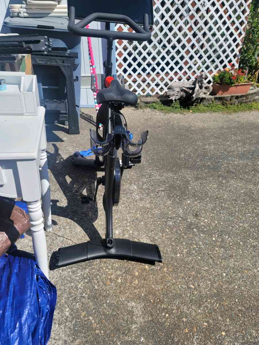 peloton stationary bike