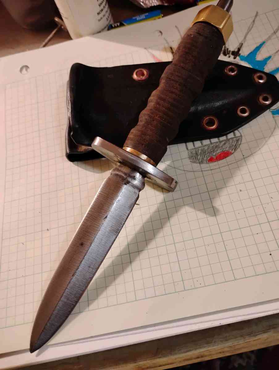 handcrafted custom made fixed blade double edged dagger