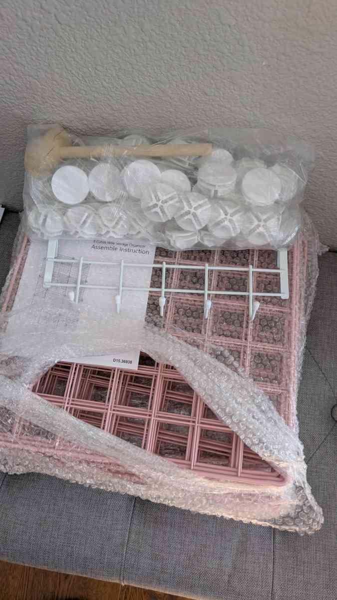 Metal Wire 8 Cube Organizer