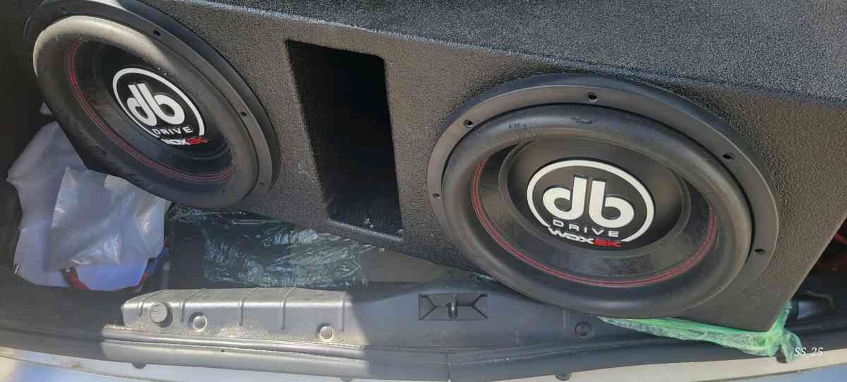 2 DB DRIVE WDX 2K 12 2500w Subwoofers in Vented Enclosure