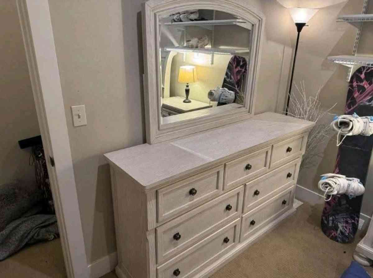 Ashley 7piece Bedroom set