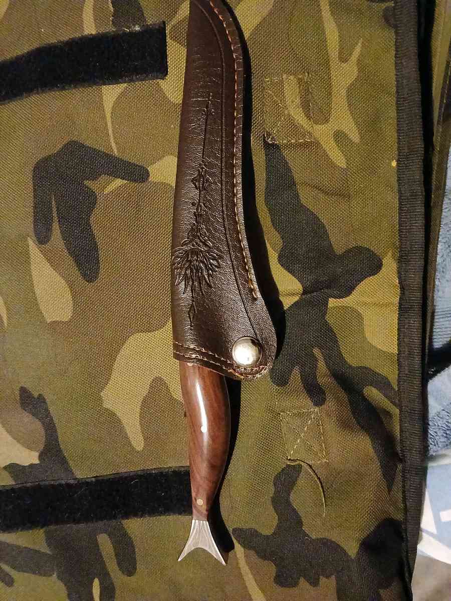 mahogany handle Damascus blade hand made