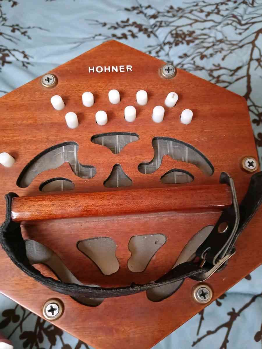 HOHNER CONCERTINA