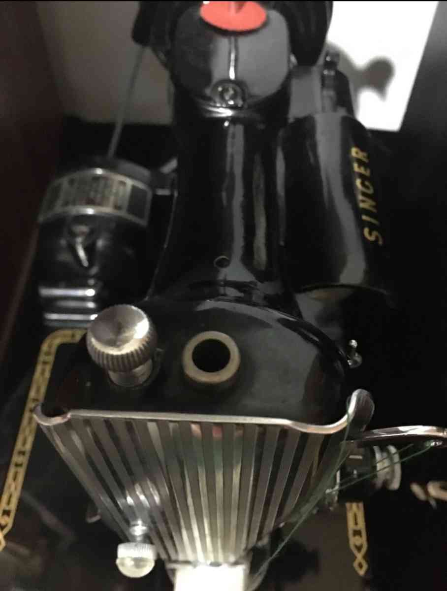 Singer 222k Sewing Machine