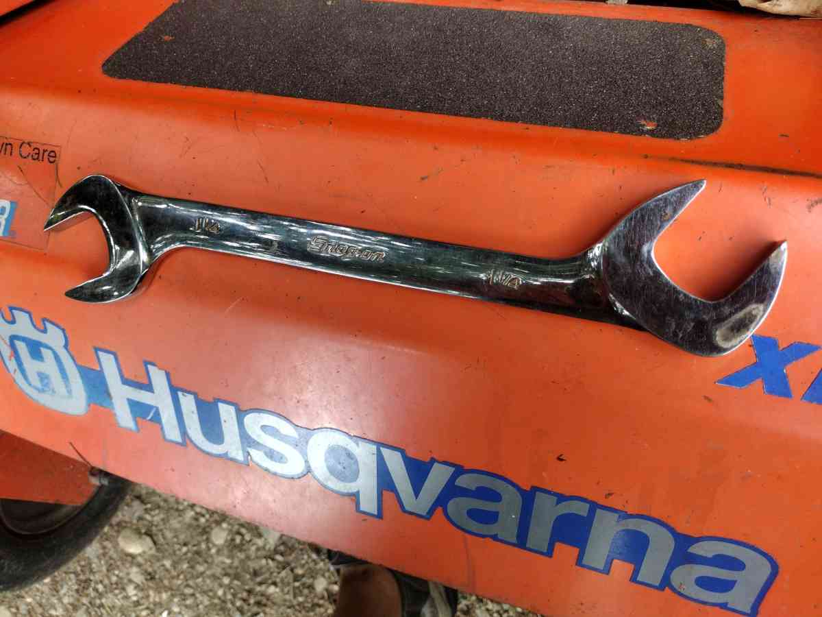 snap on 4 way 1v25 wrench