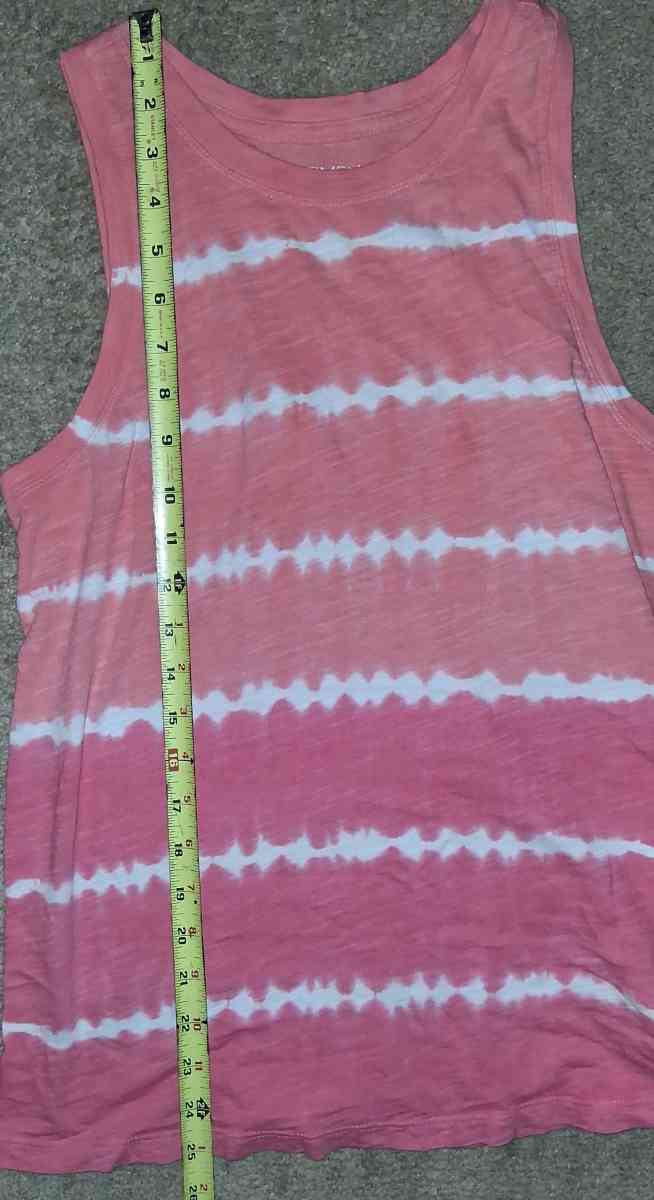 bundle Of 2 Womens tank tops size small