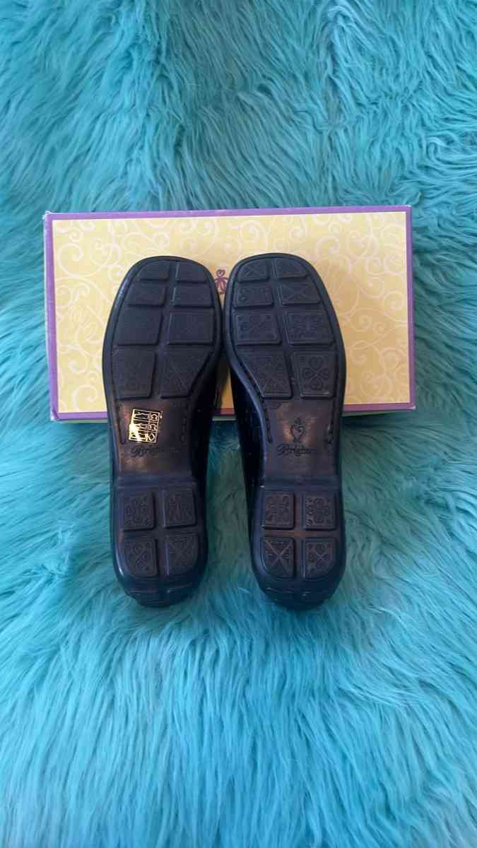 NIB Brighton Unice Black Croc With Silver Chain Womens Size