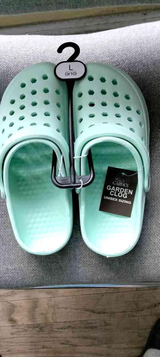 Unisex Clogs Brand New