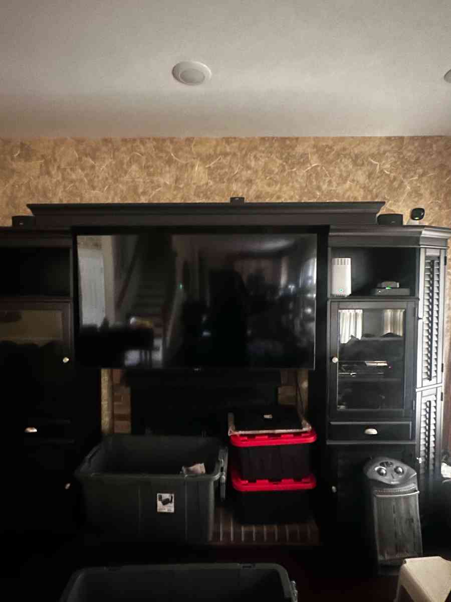 Entertainment center