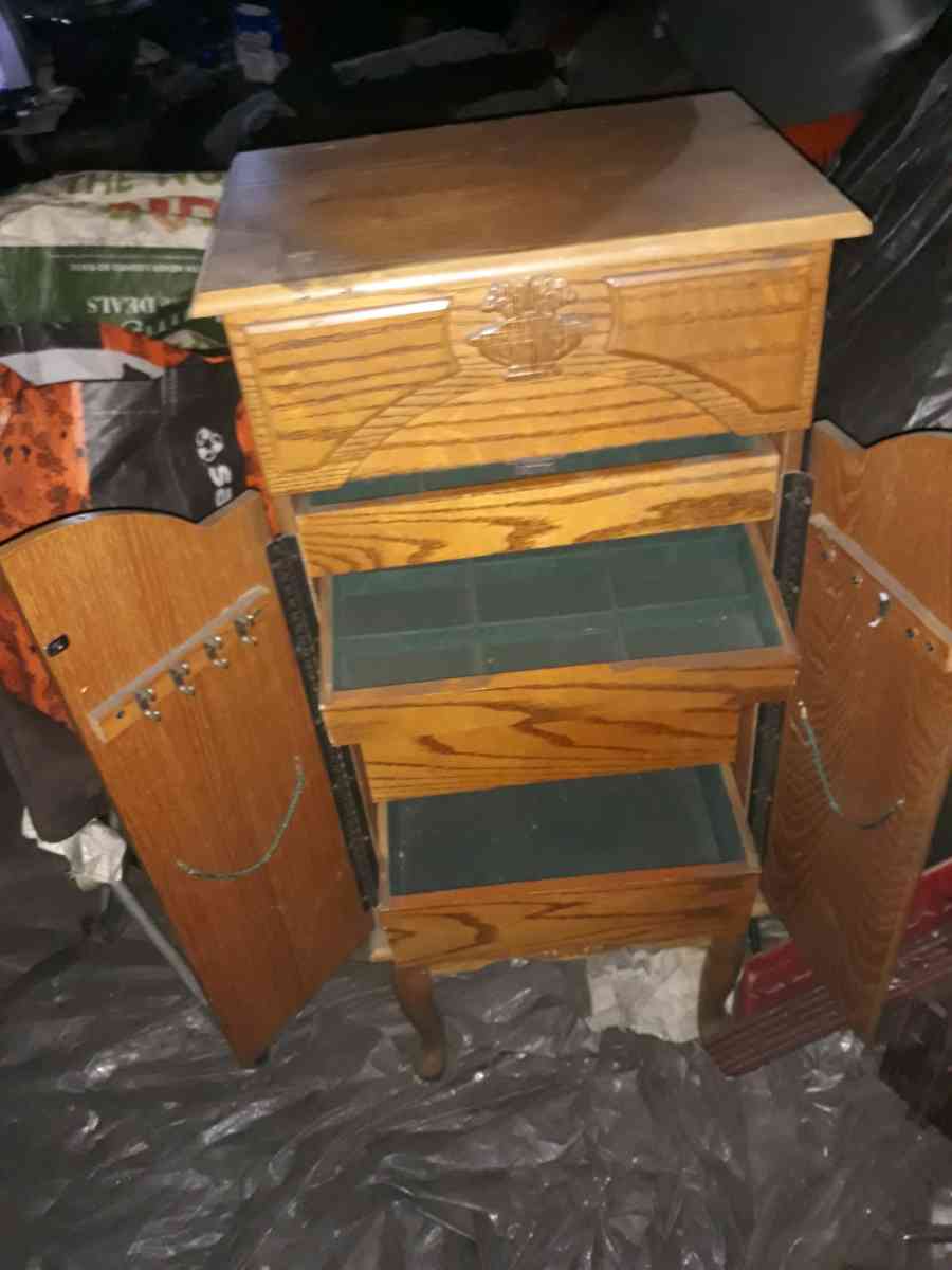 womens jewelry stand