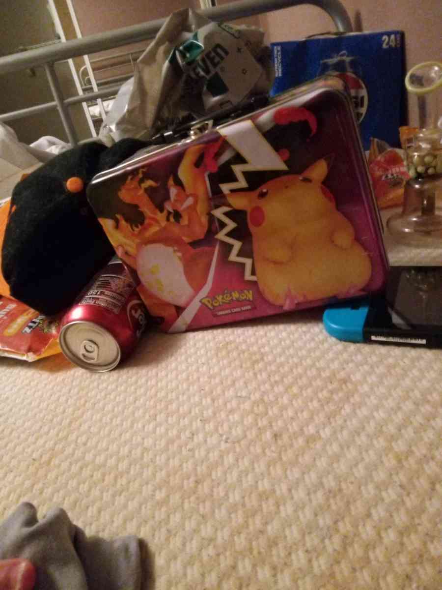 Pokemon tin