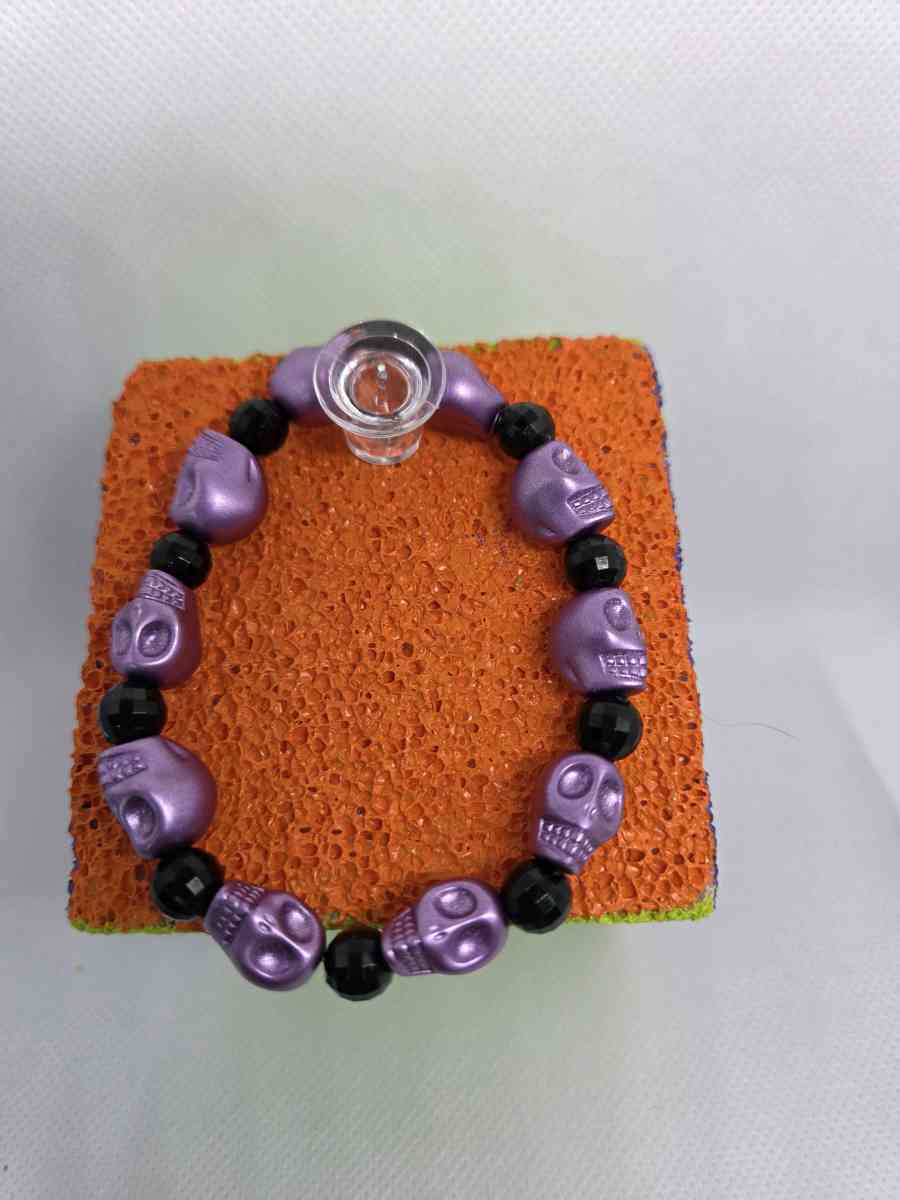 Fun  beaded bracelets for halloween
