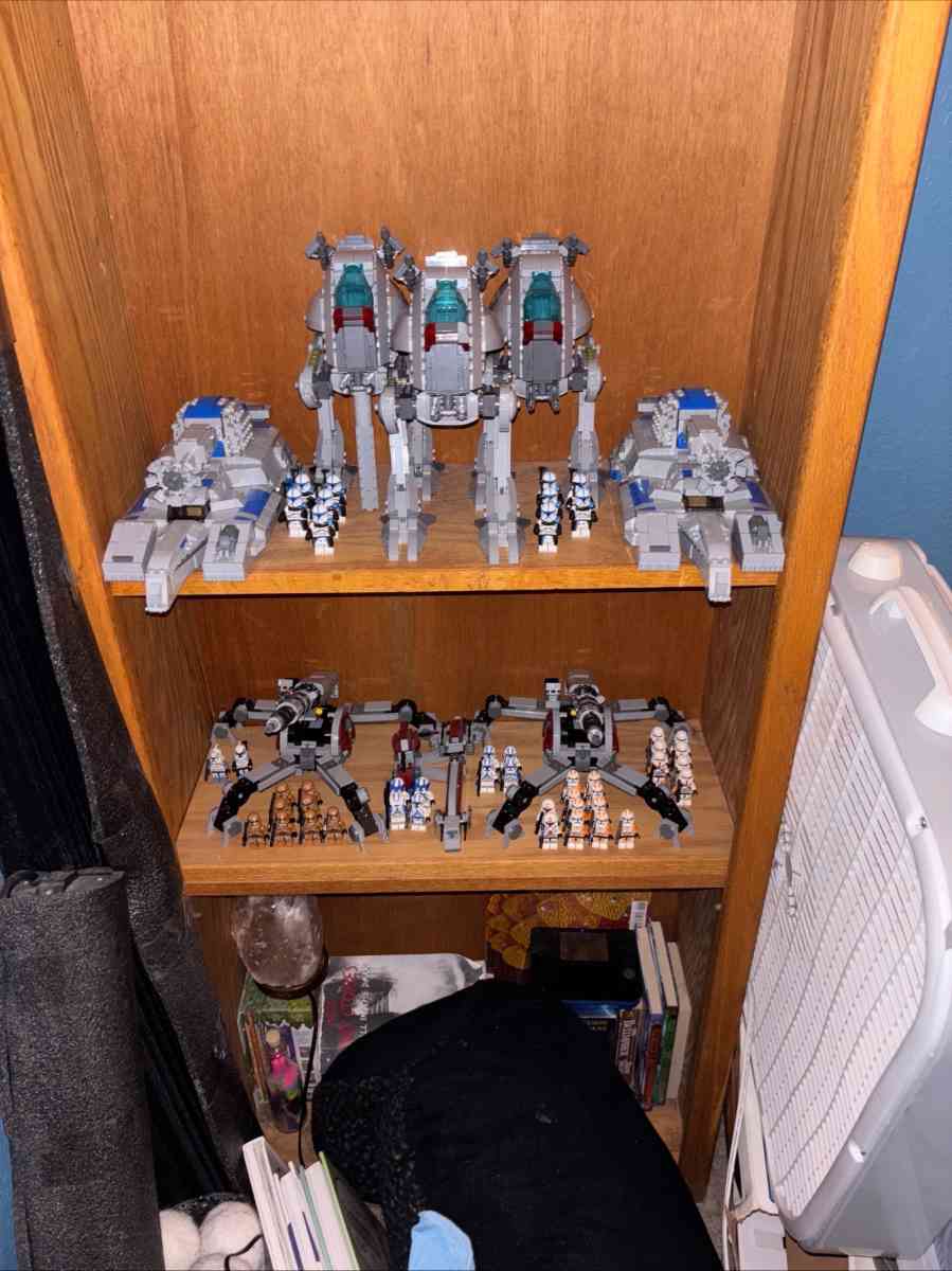 huge Lego clone army
