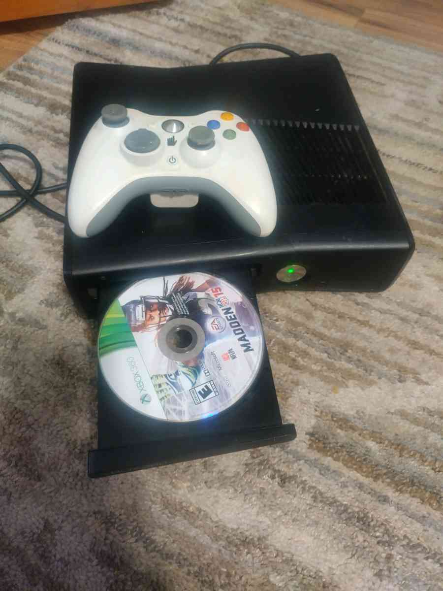 Microsoft Xbox 360 E  Wireless 4 GB Console Tested Works