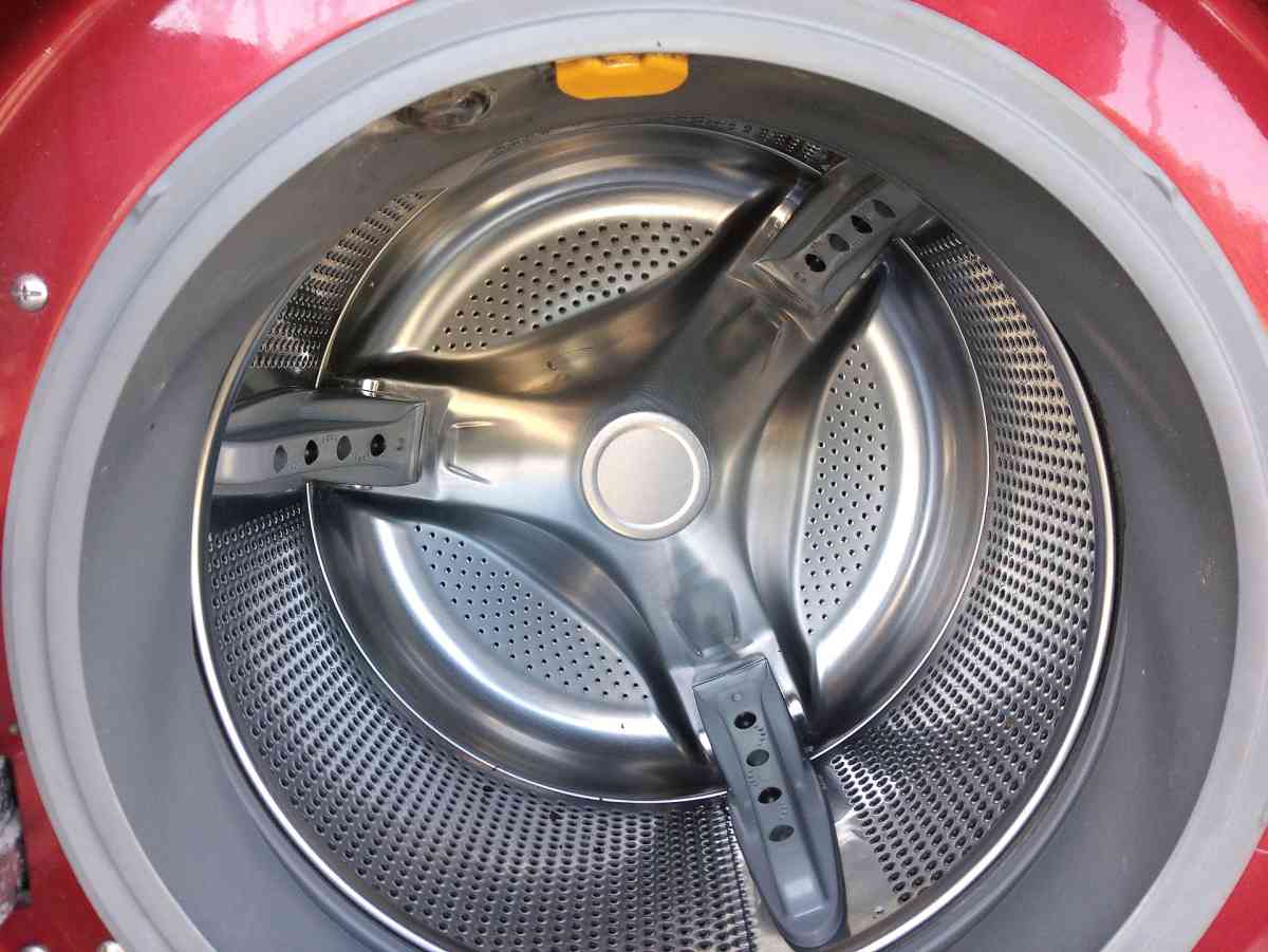 LG STACKABLE WASHER DRYER