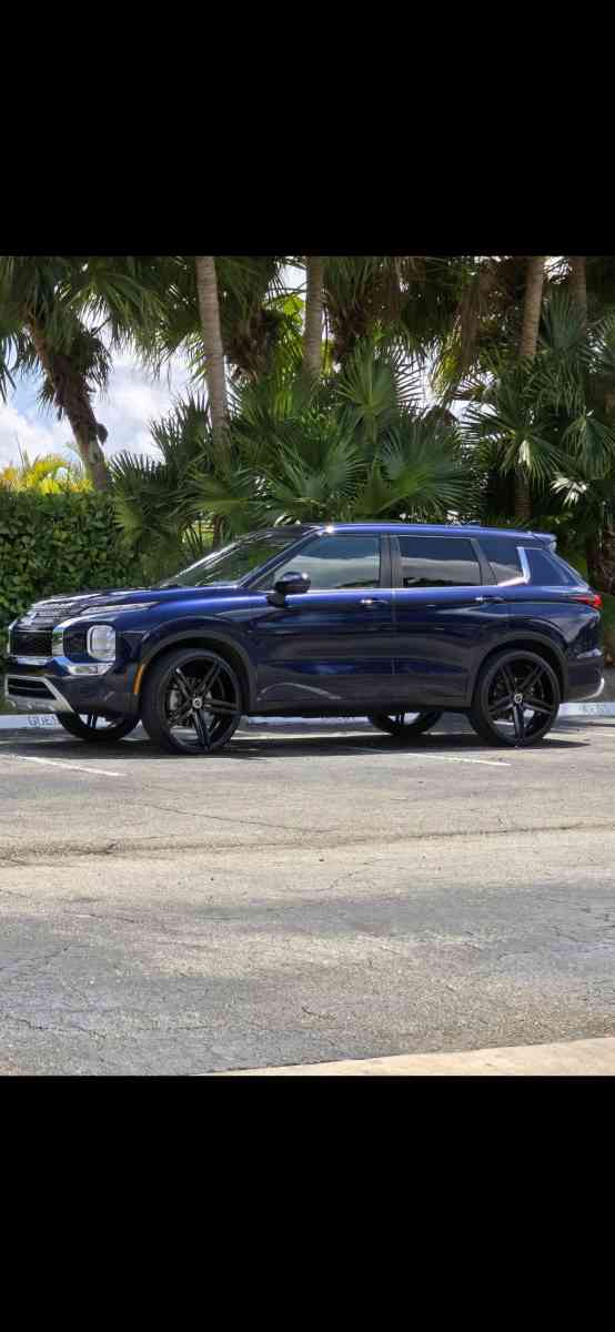 24x9 inch strada rims bolt pattern is 5x114