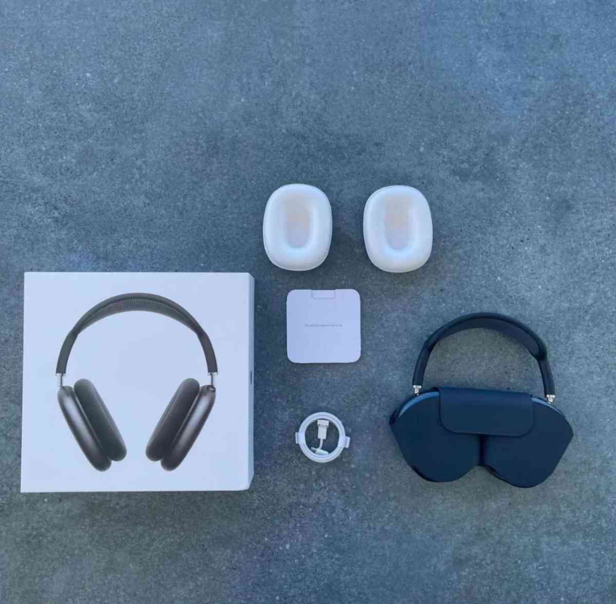 BRAND NEW apple AirPod max black