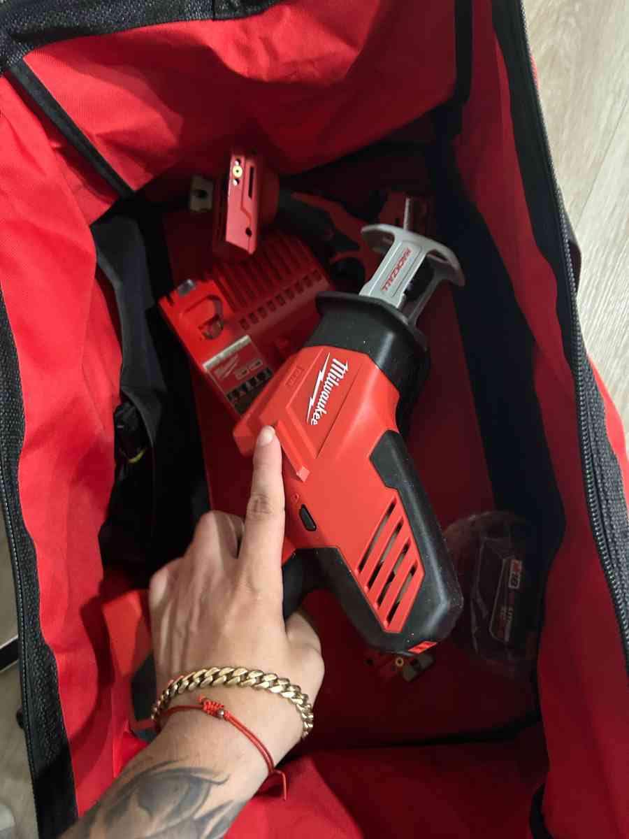 2 drills 1 sawzall battery and charger set