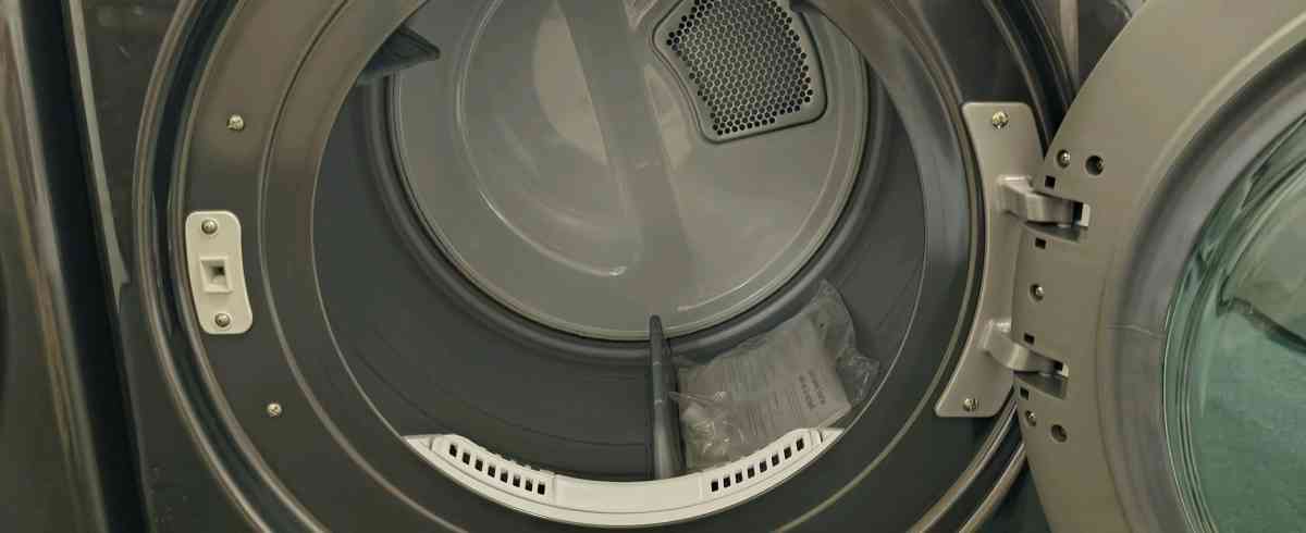 LG Elite Platinum Stainless FrontLoad Washer  New Scratch  D