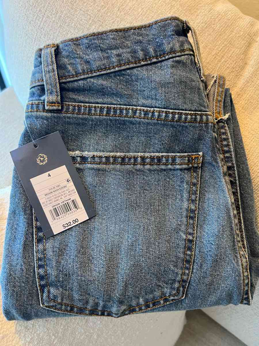 New women jeans size 4 Pantalon de mujer nuevo