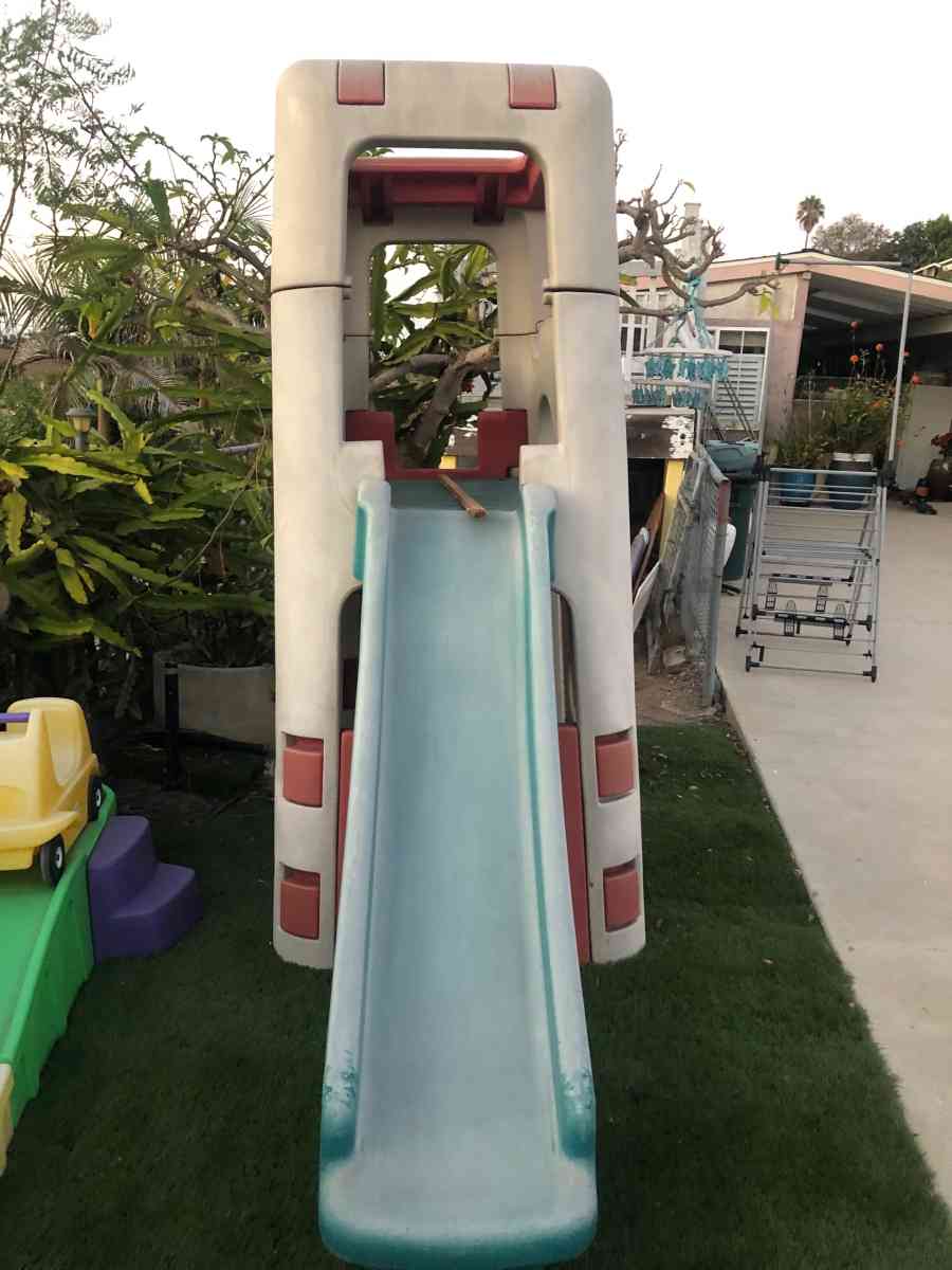 KIDS PLAYGROUND