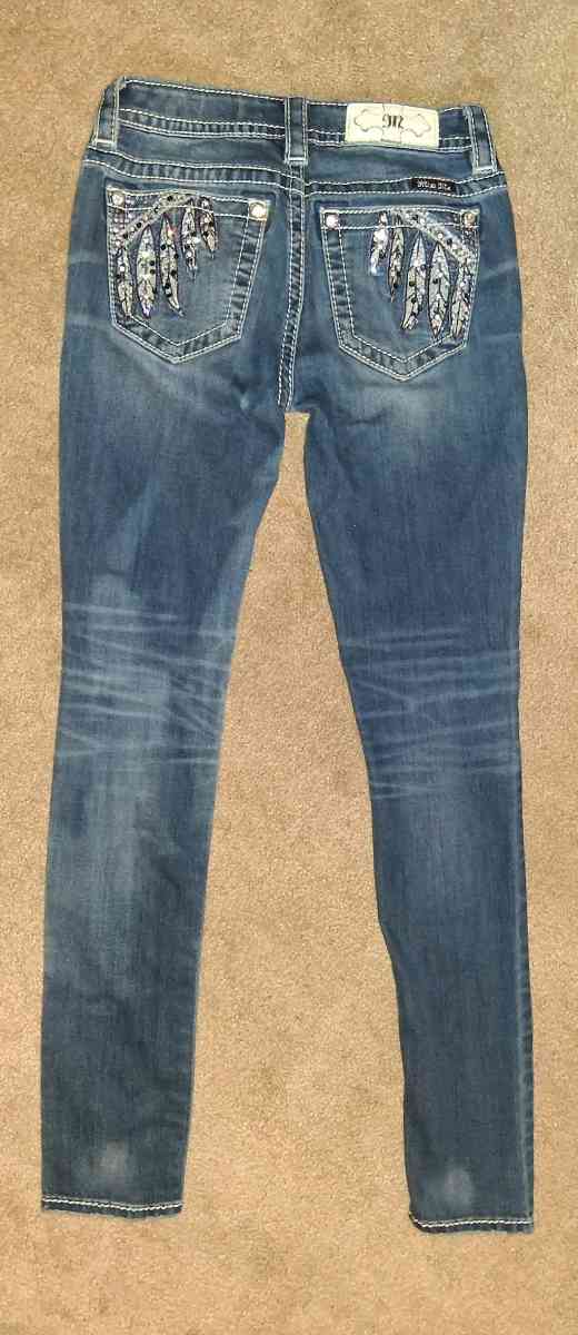MISS ME SKINNY DENIM JEANS WITH EMBROIDED FEATHERS SIZE 24