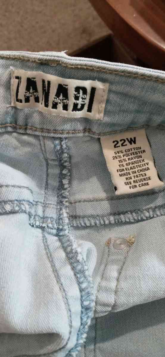 Womens Denim Capris 22w