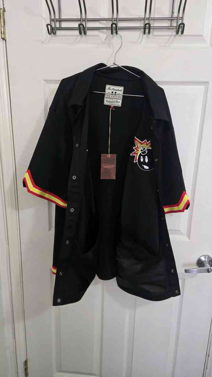 Mens Mitchell  Ness x The Hundreds Black FullSnap Shooting S