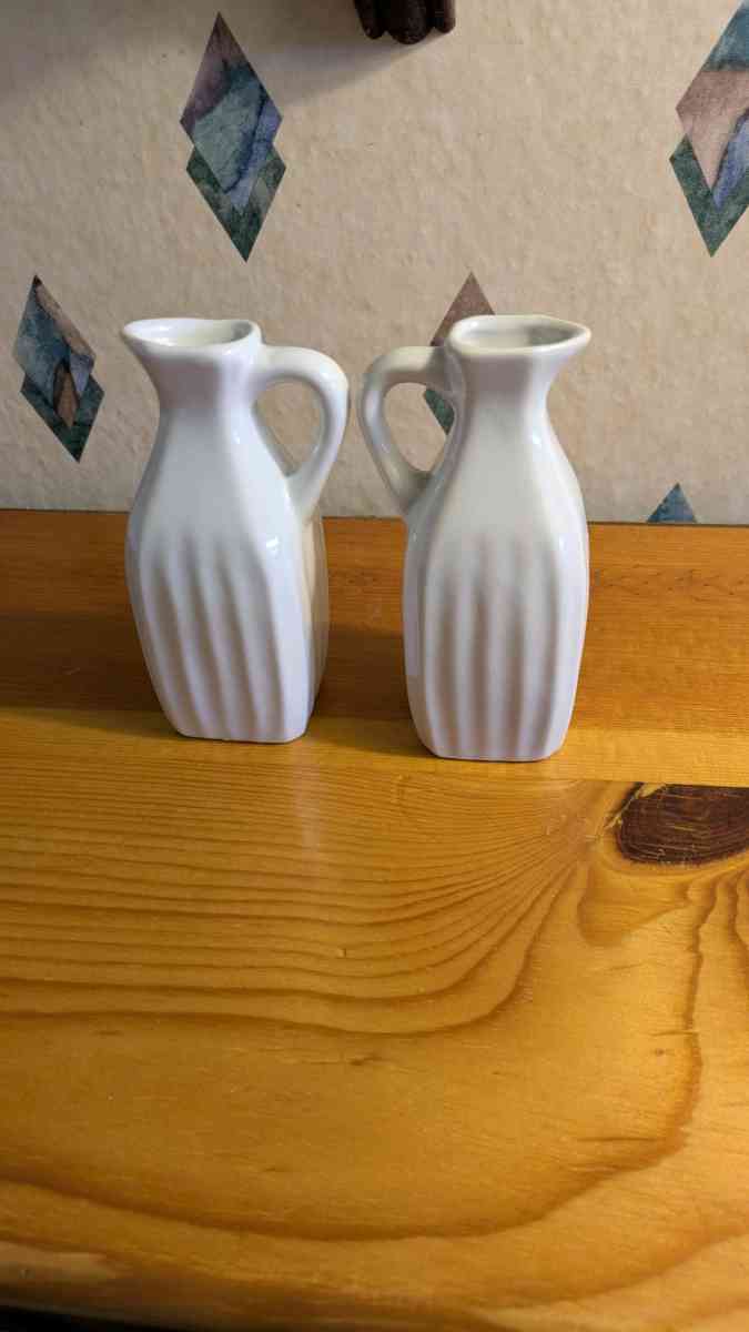 Vintage Oil and Vinegar Cruet Set with White Geese