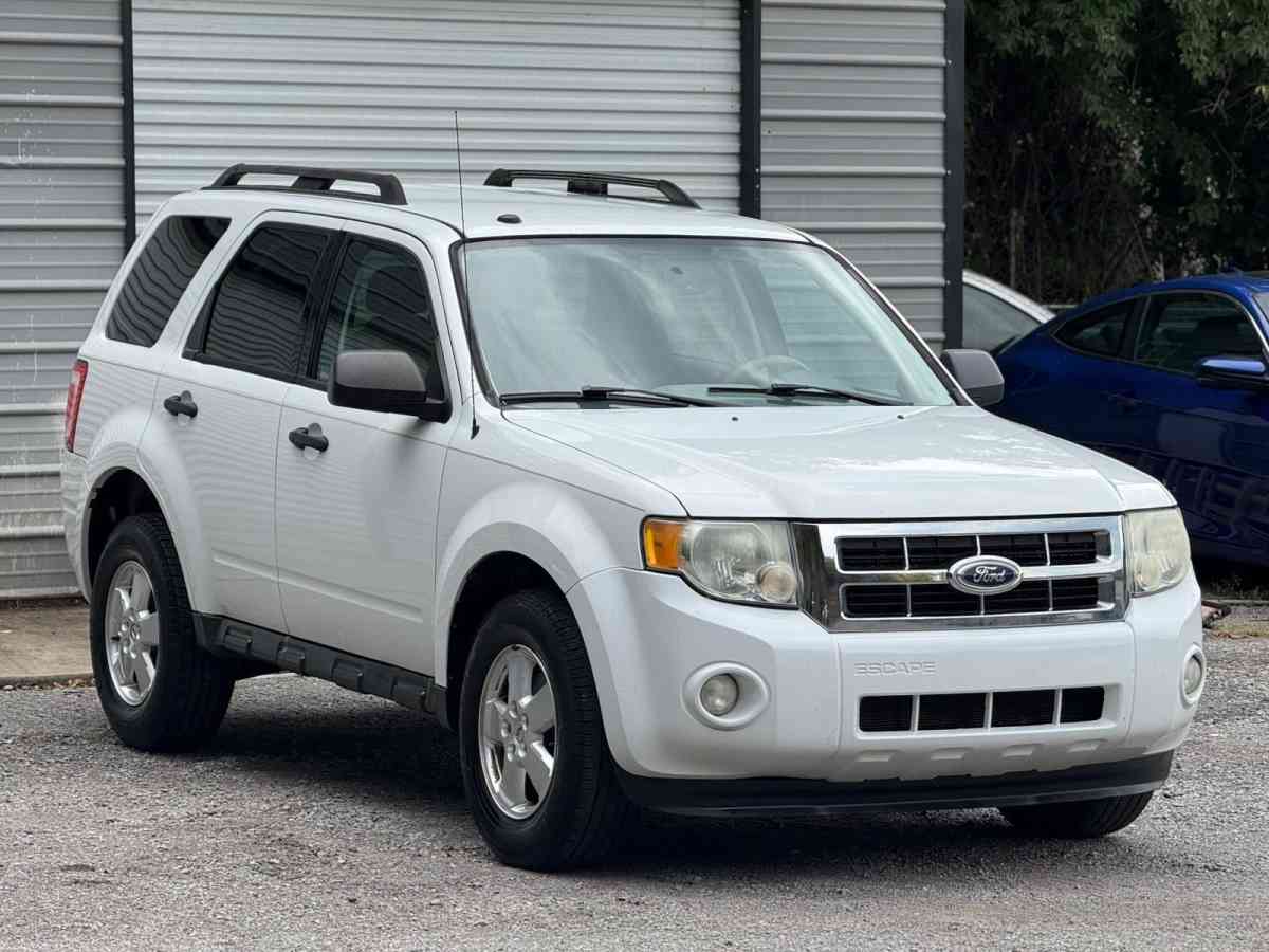 2011 FORD ESCAPE XLT