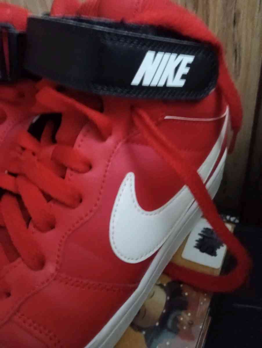 Nike Air Force 1 mid utility high tops black and red