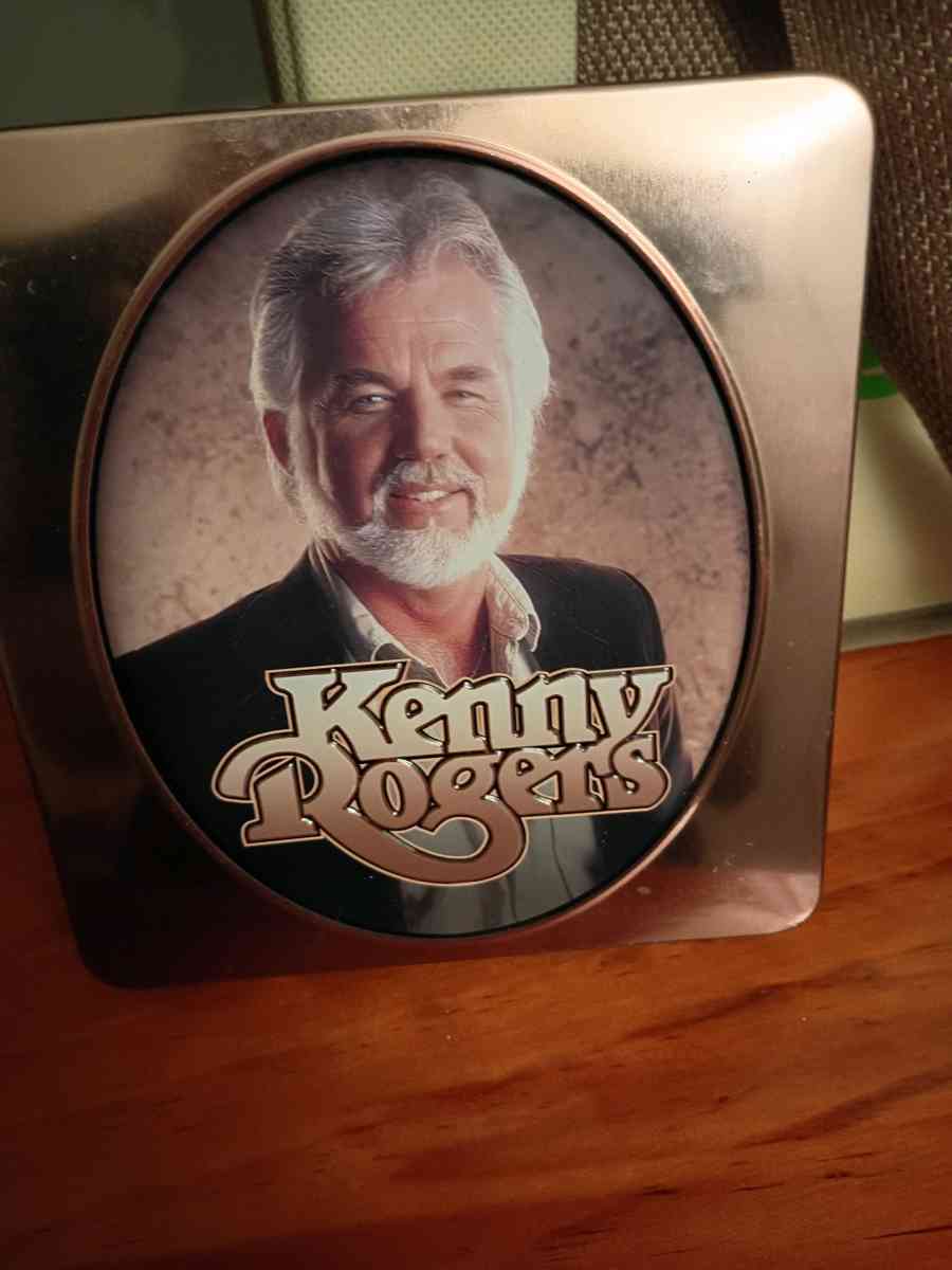 41 Country Classic Cassettes and 2 Kenny Rogers Cds