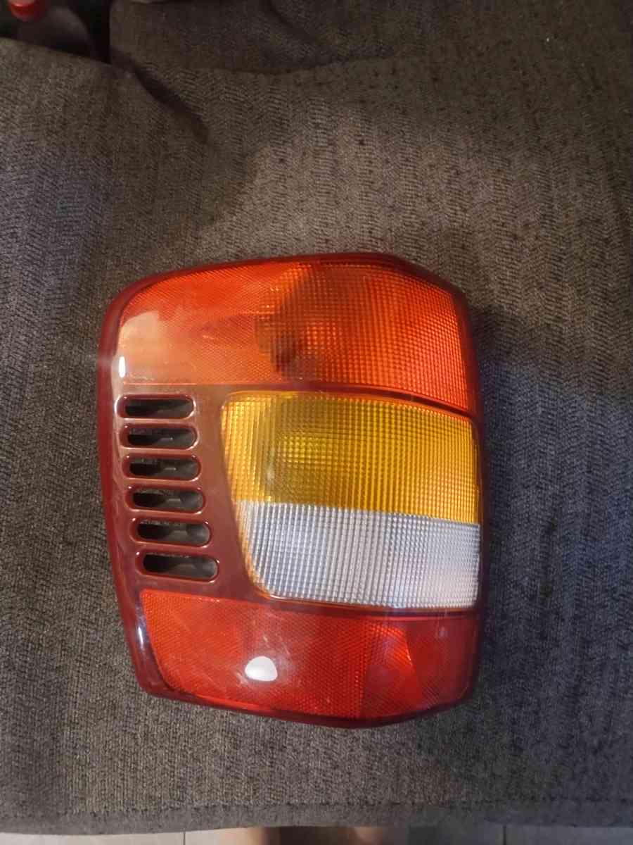 20032004 JEEP GRAND CHEROKEE Driver Side Left Rear Brake Tai